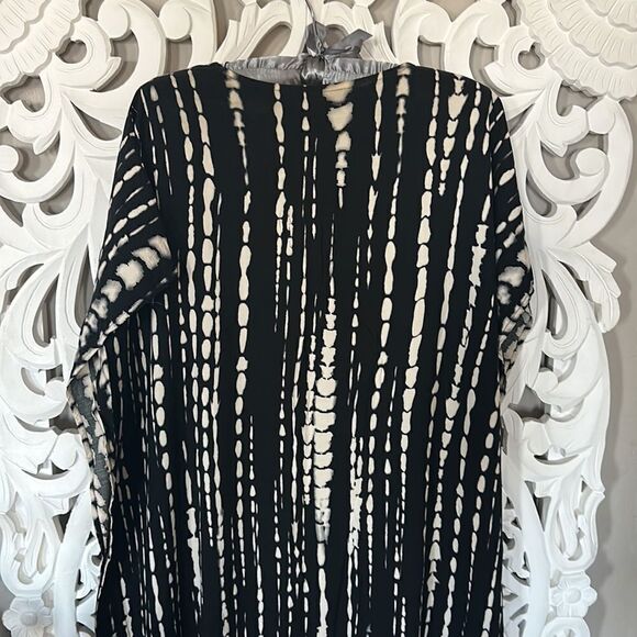 Black and White Caftan - Picture 6 of 7